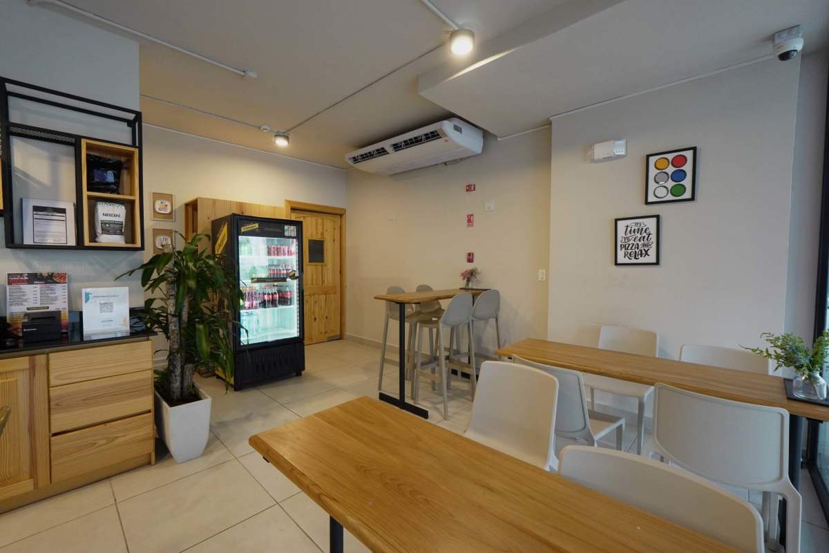 Swimming pool outdoor amenities modern condo Panama Viejo Residences near Costa del Este