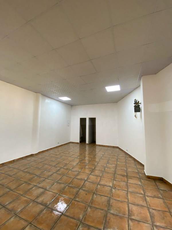 Bright commercial space with ceramic tile floors and large windows in PH Plaza Albrook Panama