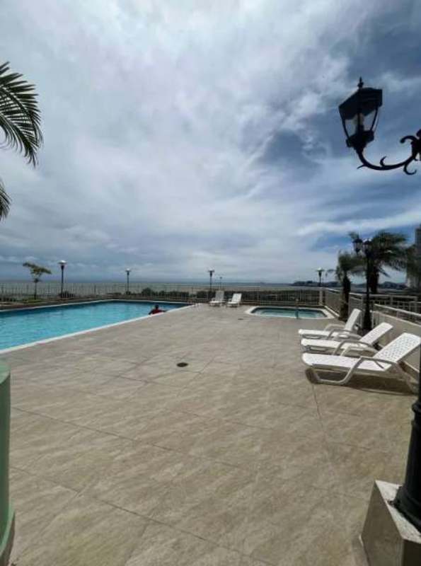 Fully equipped gym with cardio and weight machines PH San Francisco Bay Panama