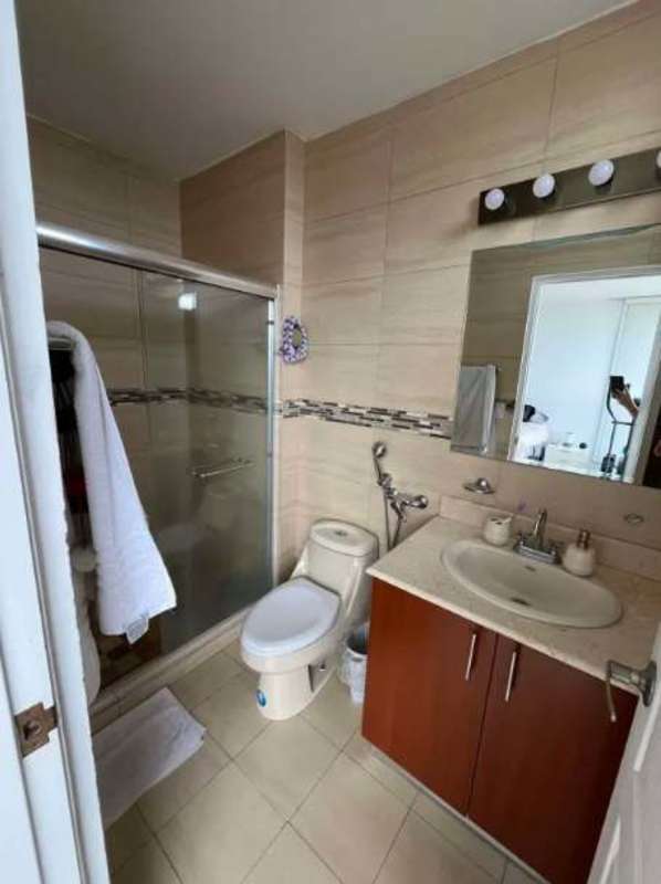 Outdoor swimming pools and jacuzzi with sun deck in PH San Francisco Bay, Coco del Mar Panama