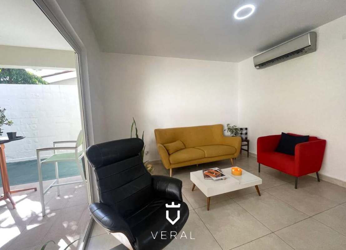 Bright master bedroom with large windows, marble floors, walk-in closet in Versalles Costa Sur Panama City