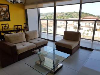 Bathroom with shower enclosure and modern fixtures PH Midrise Panama Pacifico