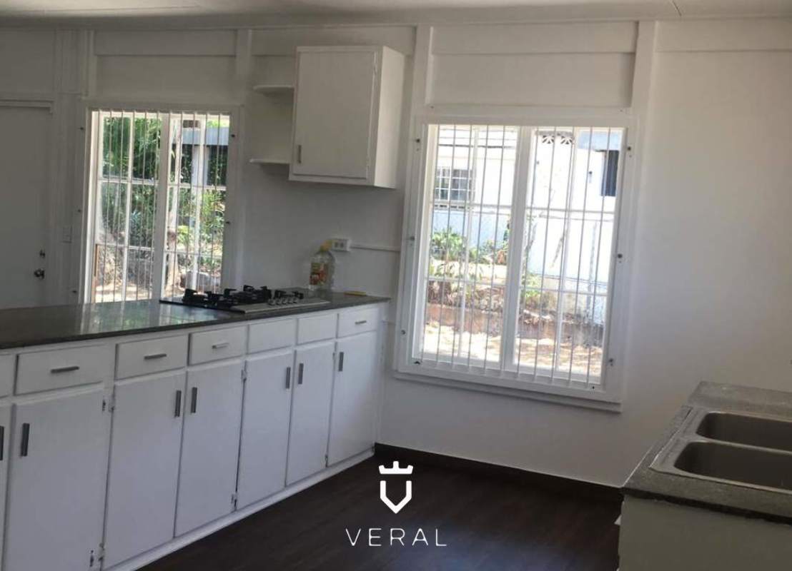 Two-story home with garden, porch and mature trees Los Ríos Ancón Panama