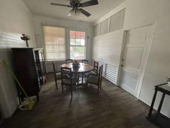 Modern kitchen with granite countertops and appliances Margarita Colón