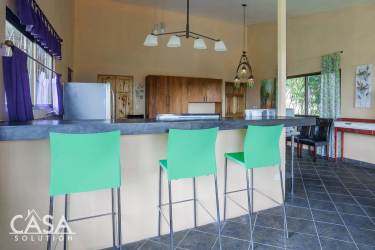 Estate with 6BR, guest cottages, terraces, gardens Boquete