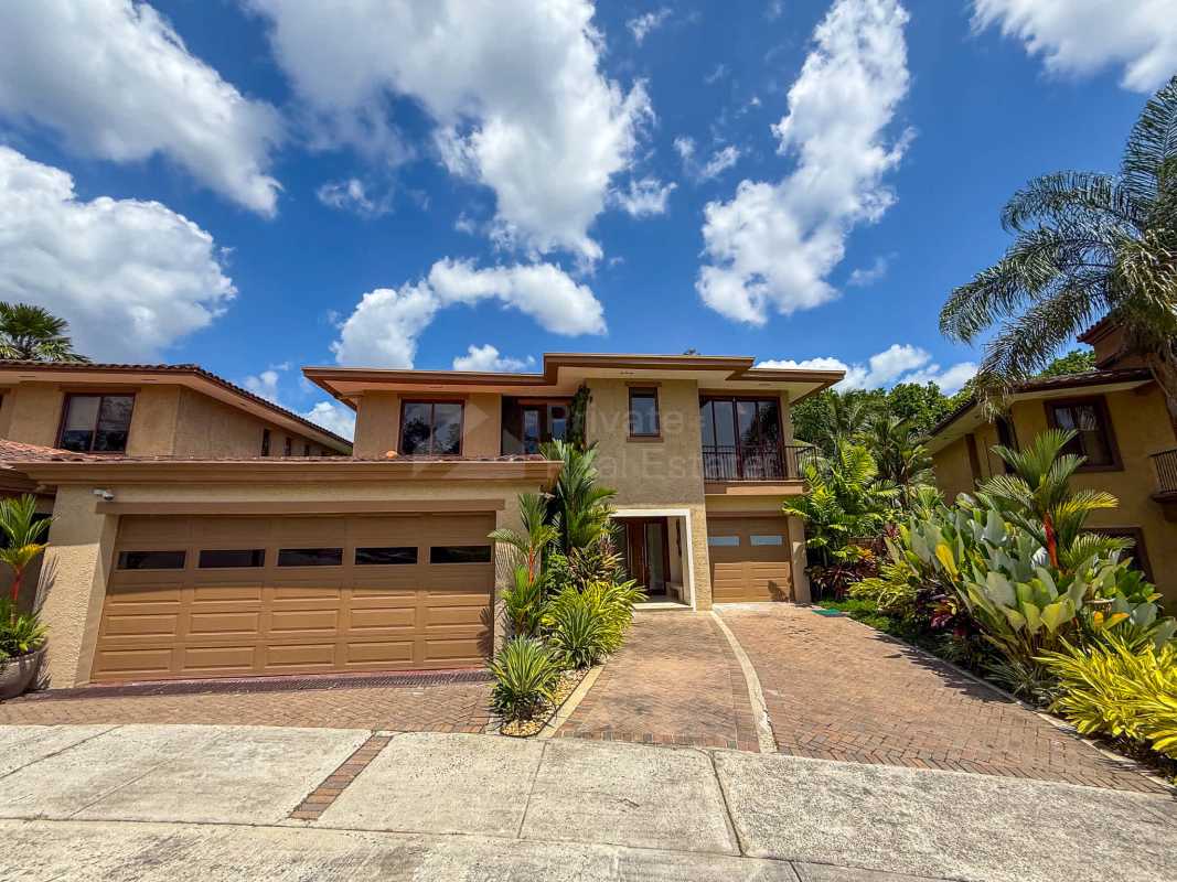 Contemporary granite kitchen with island Embassy Club Clayton Panama City