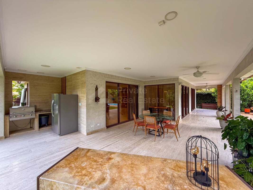 Spacious covered terrace with built-in BBQ and pool Embassy Club Clayton Panama