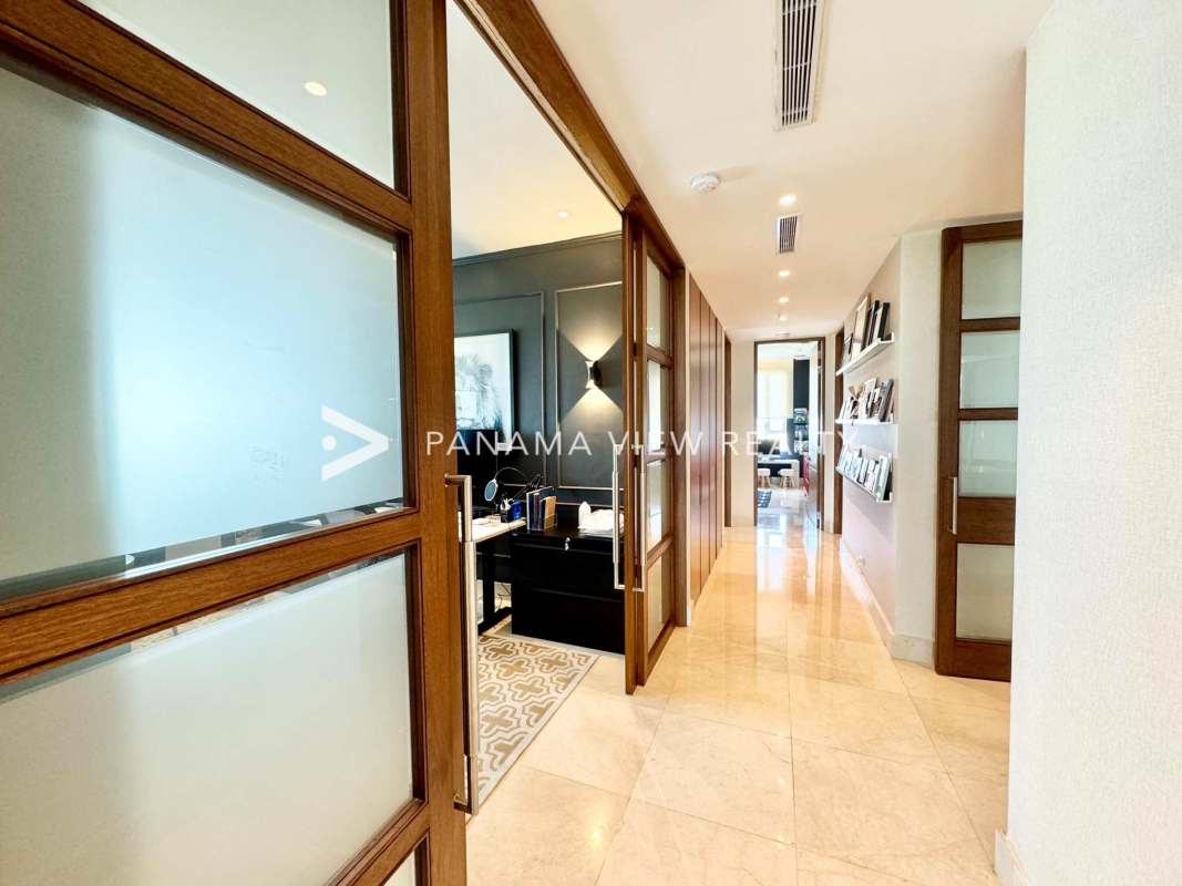 Modern kitchen with imported wood countertop, full appliances in PH Aria Panama