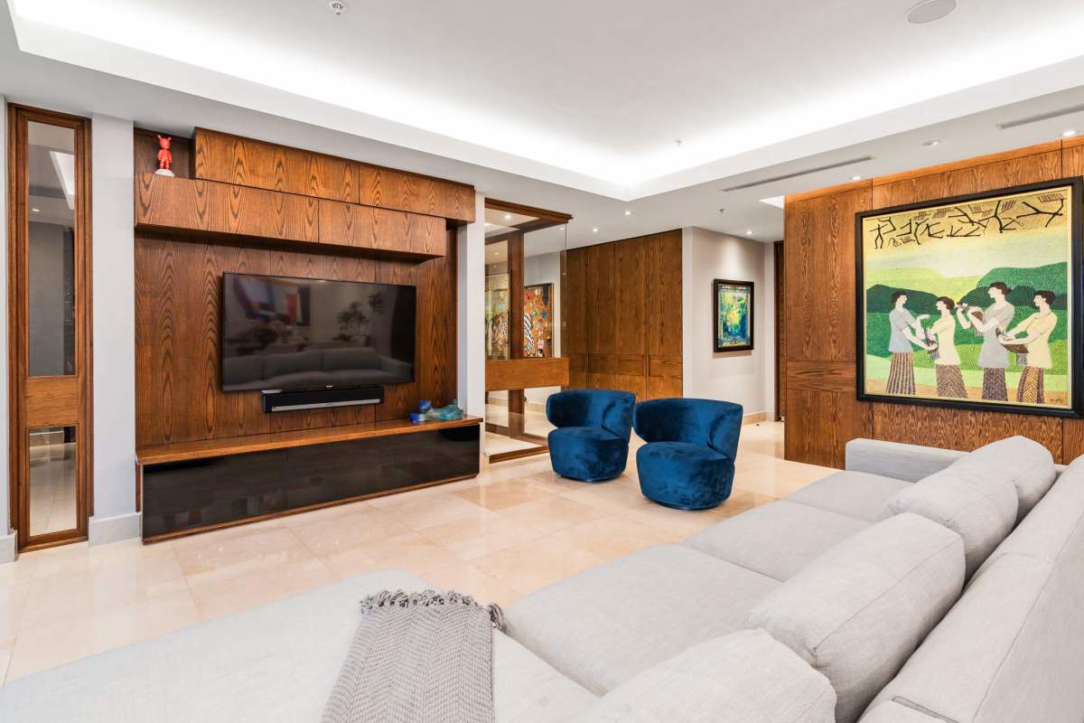 Luxurious master suite with walk-in closet and oceanfront view, PH Aria Costa del Este Panama