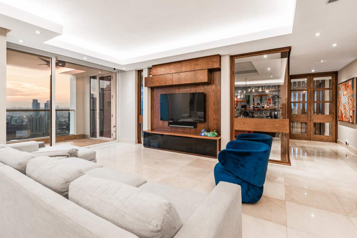 Spacious gourmet kitchen with premium finishes in luxury apartment PH Aria Costa del Este Panama