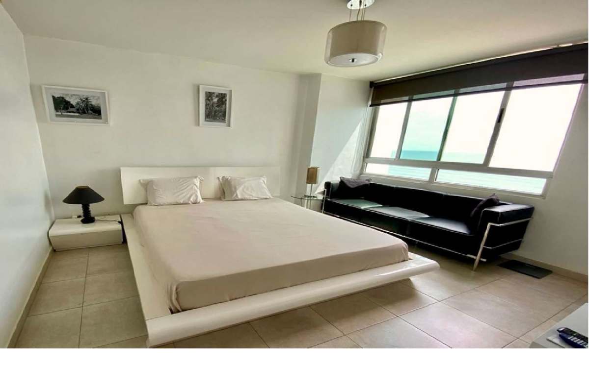 Bright guest bedroom with closet and AC PH Terrawind Coco del Mar Panama