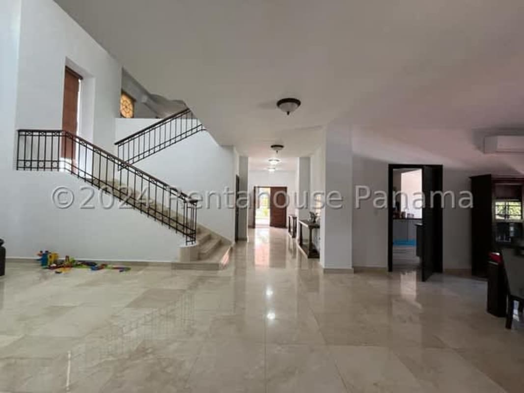 Mediterranean style backyard with swimming pool and spa in Clayton Panama