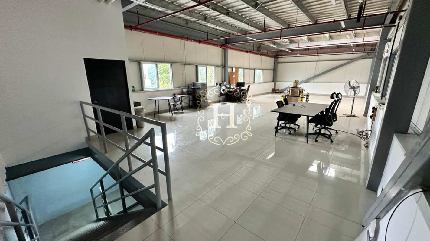 Warehouse loading bay with large shutter door fire system safety tocumen panama