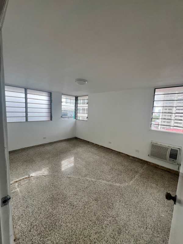 Spacious 2BR Apartment in PH Metropolitan Obarrio