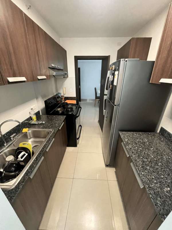 Bedroom with large window, AC, closet and natural light PH Taurus Tower Carrasquilla near Via España Panama