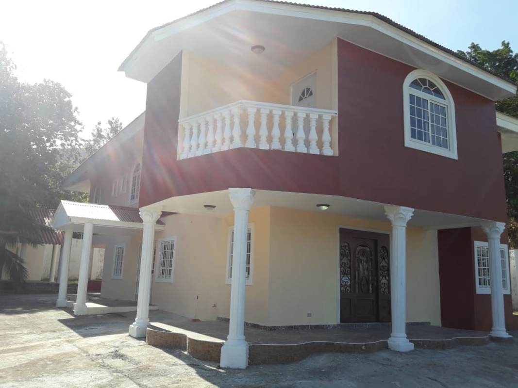 5BR 5.5BA Spacious Home with Terrace in Las Cumbres in Panama - View 2