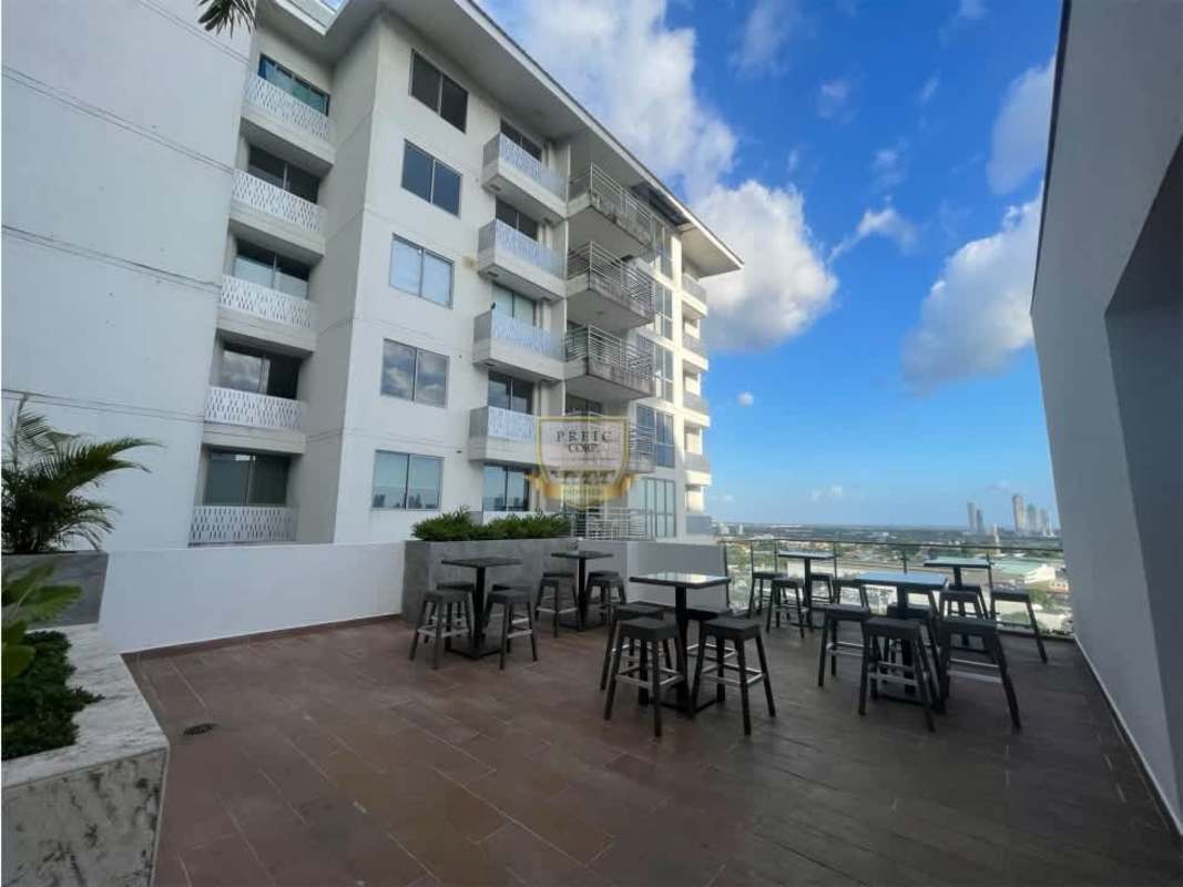 Exterior view of PH Altaterra in El Crisol with balconies and terrace panoramic