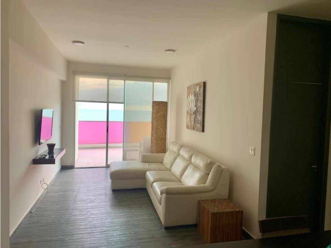 Infinity rooftop pool with ocean views at PH Element Avenida Balboa Panama City luxury condo