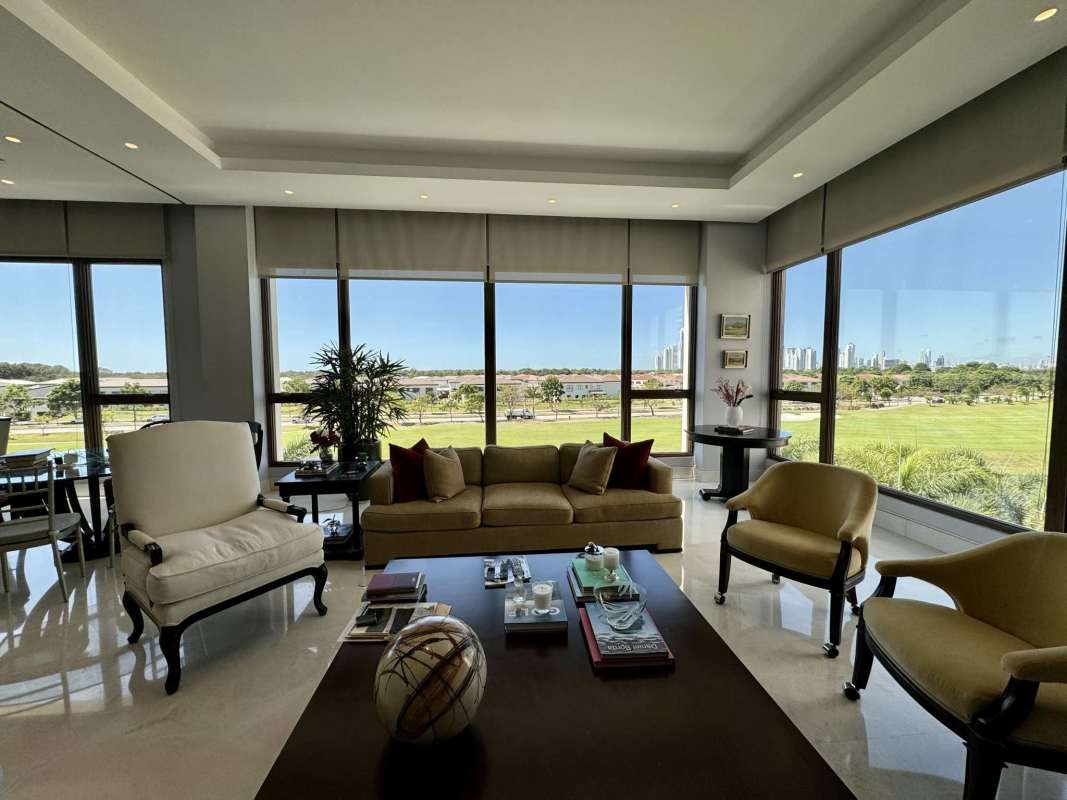 Spacious bedroom with marble floors and large windows in PH La Loma Santa Maria Panama