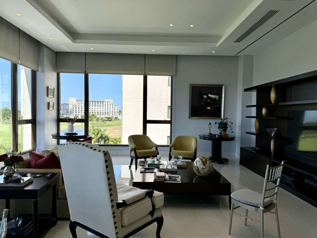 Modern kitchen with island, high-end appliances marble floors in PH La Loma Santa Maria Panama