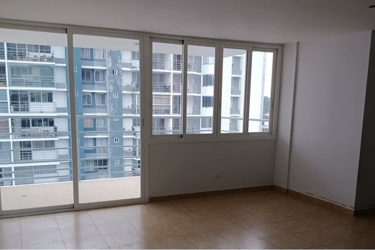 Modern apartment kitchen granite counter double sink PH Torre El Dorado Panama