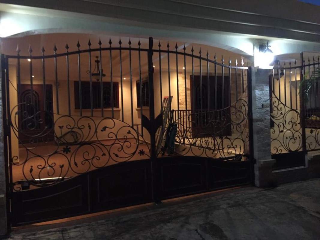 Spacious 4BR Family House with Terrace in San Antonio in Panama - View 4