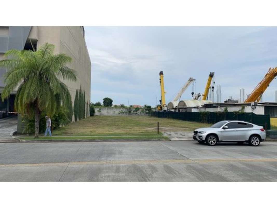 Golf community skyline with luxury high-rise towers and manicured fairways in Santa María Panama