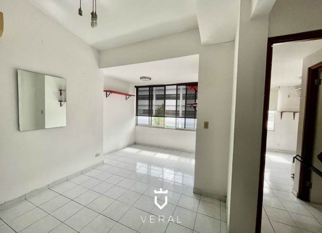 Compact kitchen with granite countertop in PH Brisas del Sur 12 de Octubre Panama