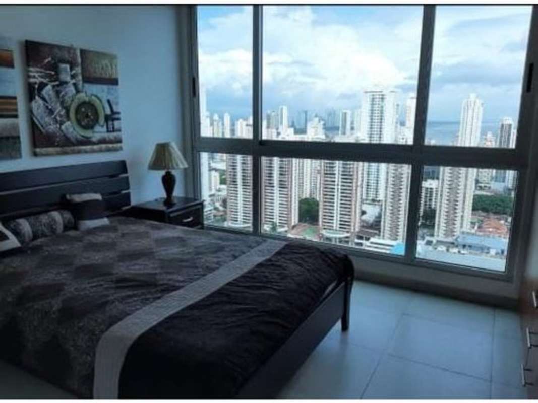 Rooftop pool with sun deck and skyline views at PH Marina Plaza San Francisco Panama