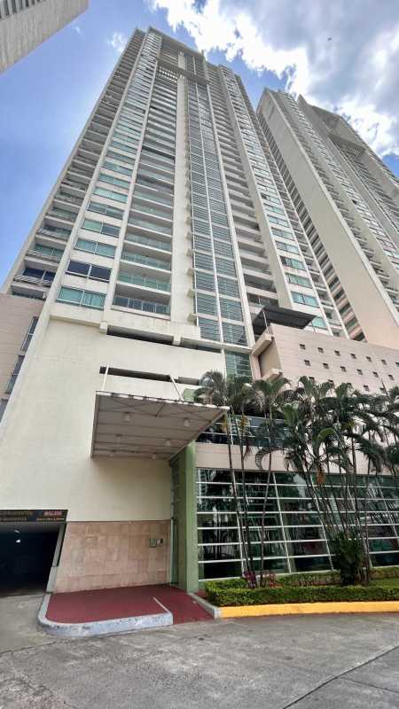 Luxury condo building with balconies exterior shot PH Terrawind Panama