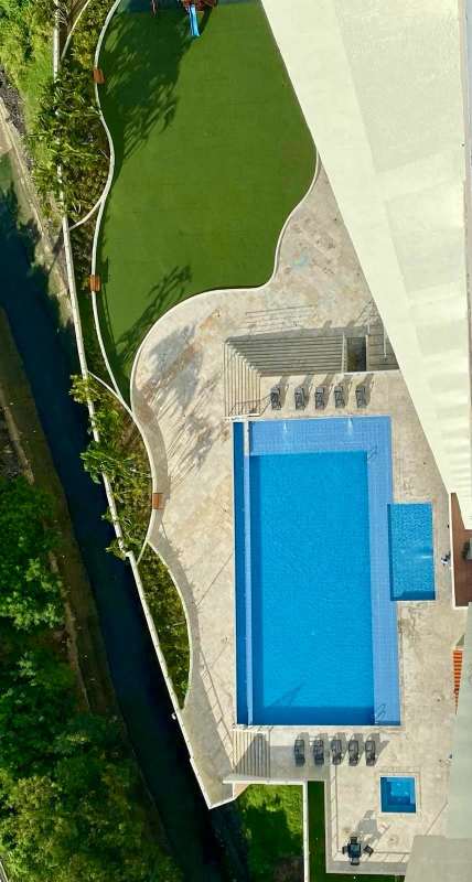 Bright sitting room with window, modern decor PH Terrawind San Francisco Panama