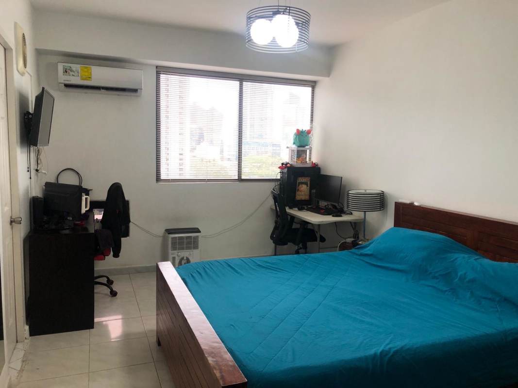 Fully equipped open kitchen with granite counters, appliances, PH Royal Center Marbella Panama