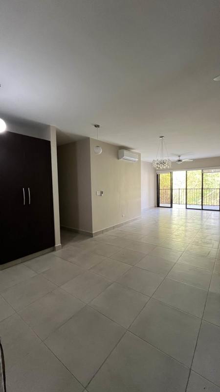 Living room with ceiling fan, porcelain floors and balcony Embassy Club Clayton Panama