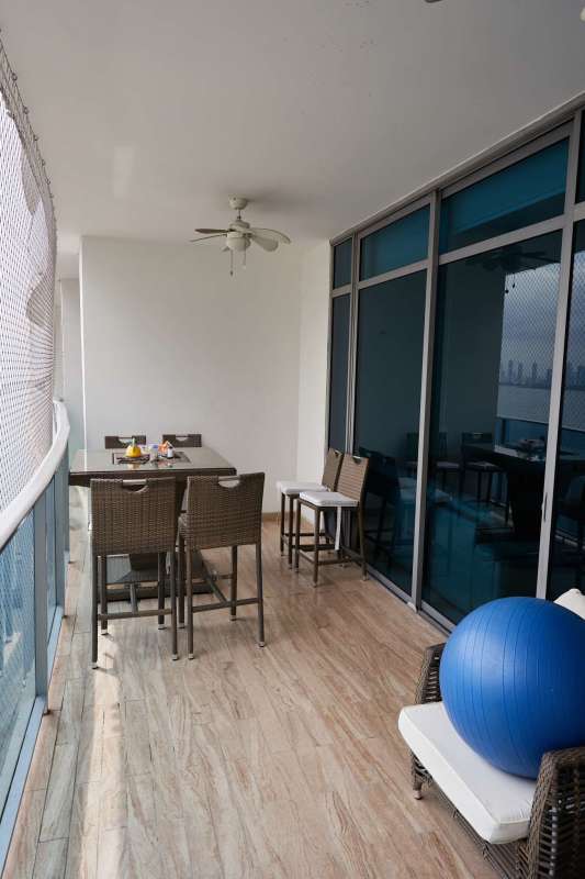 Master bedroom ocean view balcony PH Grand Tower Punta Pacifica Panama