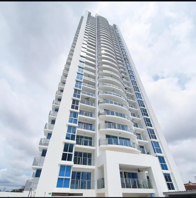 Bright bedroom with balcony glass doors and closet PH San Roque Panama