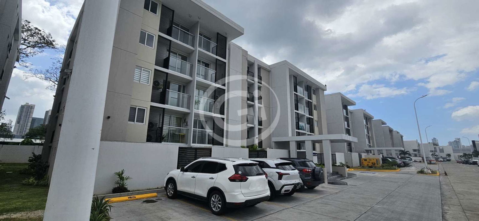 Spacious bedroom queen bed, AC, wardrobe, modern design Panamá Viejo Residences Panama City