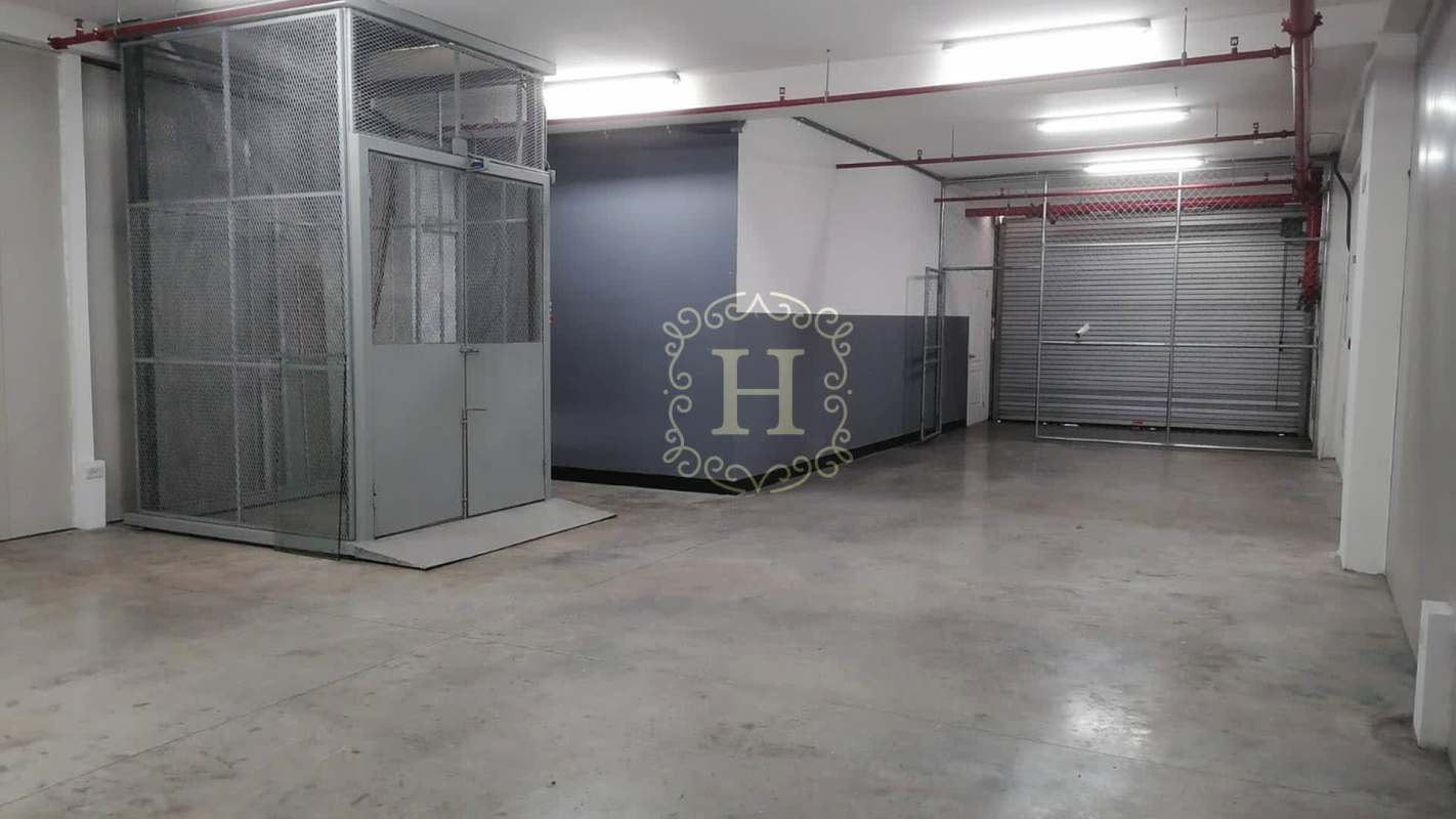 Industrial Warehouse 290m2 in Panama Viejo Near Costa del Este