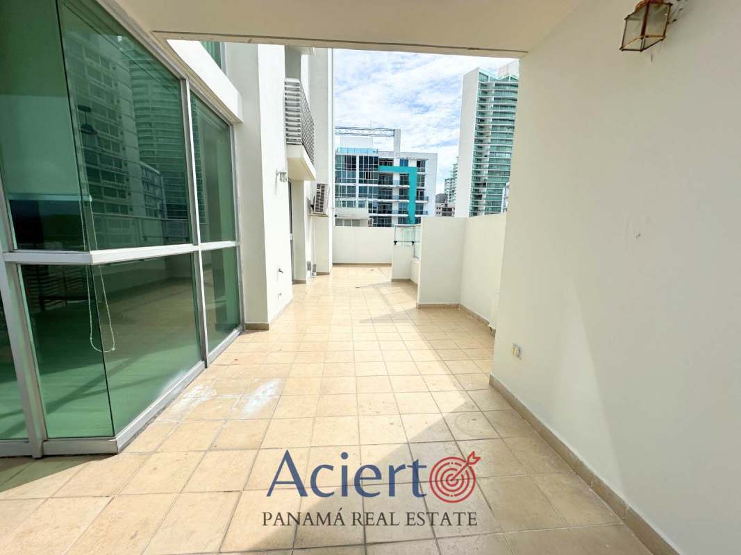 Expansive private terrace with panoramic city skyline views at PH Bayfront Bella Vista Panama