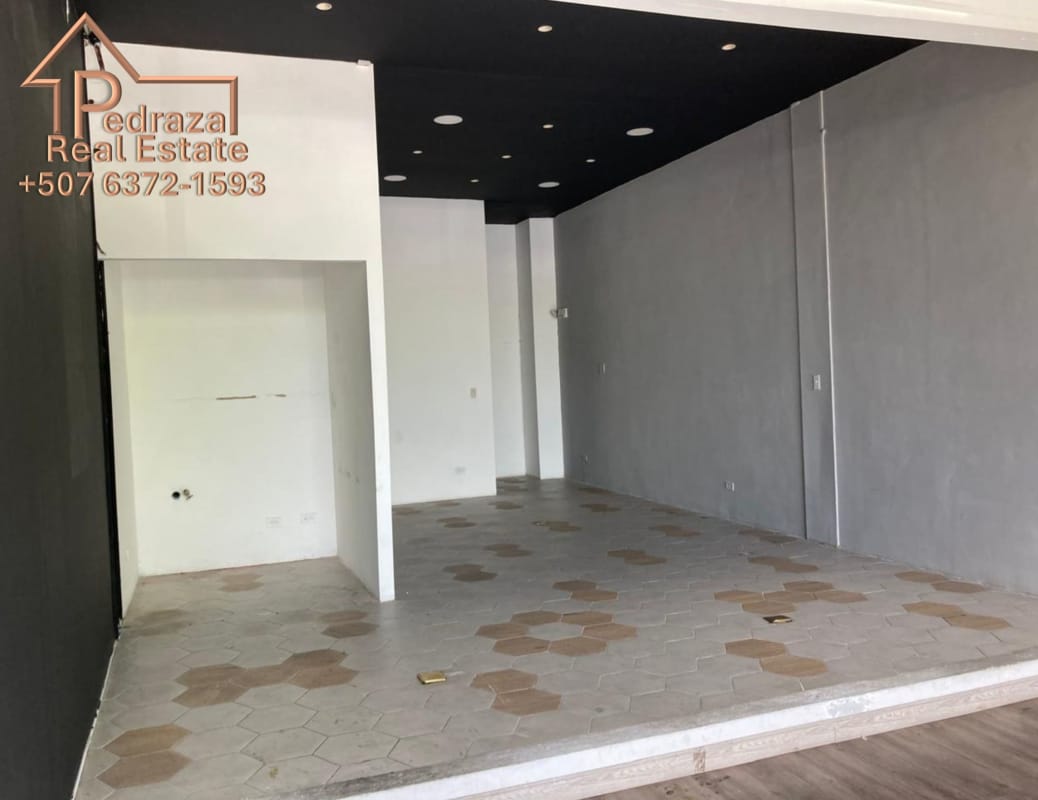 Plaza 69 multiple retail units with parking lot exterior Panama City
