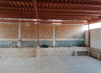 Shaded outdoor patio brick wall built-in bench in Santillana Sector A Arraijan Panama