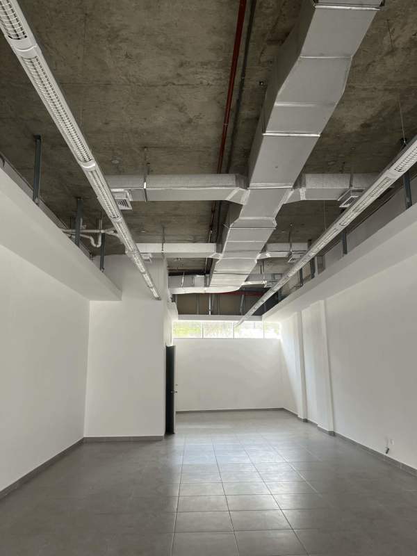 Ground Floor Retail Unit Sunset Strip Plaza Via Israel