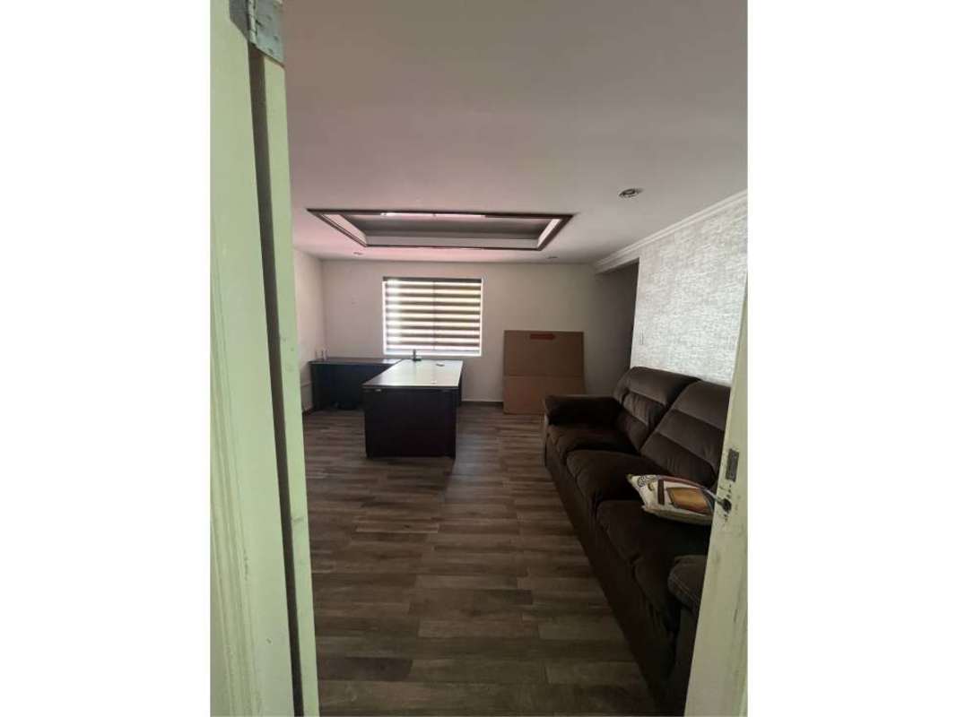 Multiple workspaces with executive desk in commercial office La Boca Ancón Panama