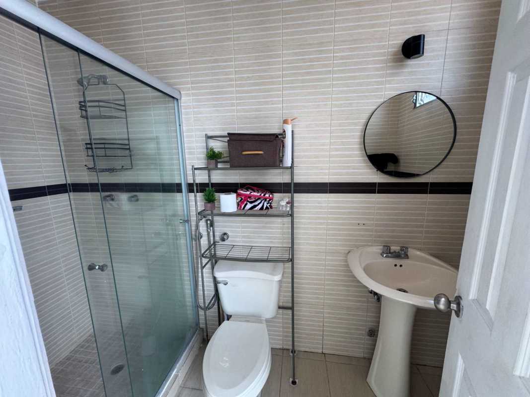 Modern bathroom with glass shower PH Altos del Golf San Francisco Panama