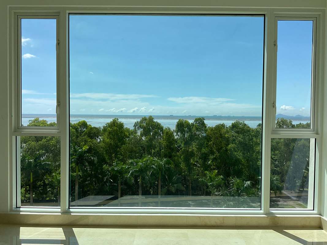 Spacious master bedroom with walk-in closet and balcony ocean view PH Marea II Costa del Este Panama