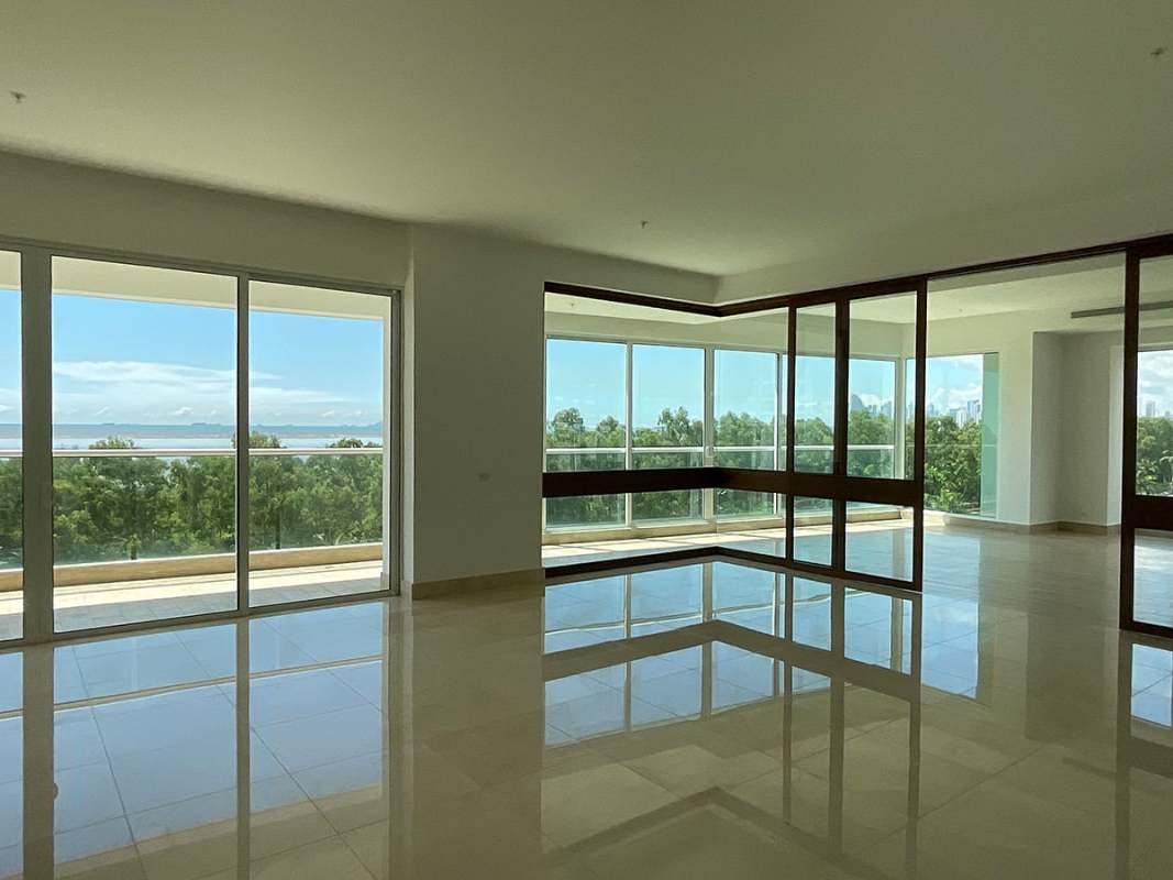 Large balcony with panoramic Pacific Ocean and skyline views at PH Marea II Costa del Este