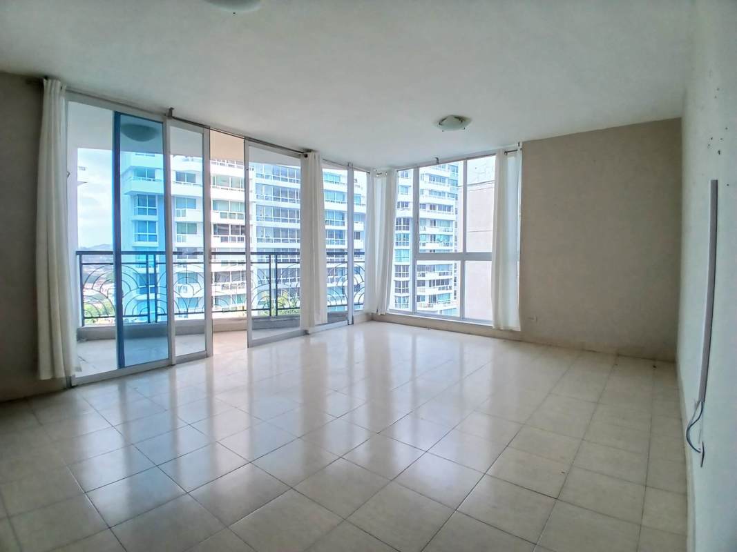 Shared outdoor pool PH Belview Edison Park Panama apartment complex