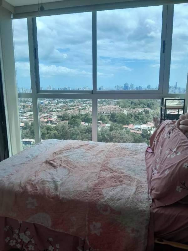 Infinity pool and rooftop lounge Coral Plaza Panama