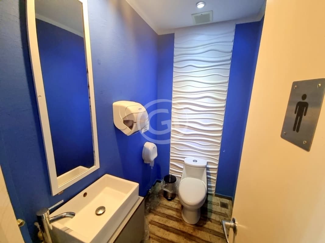 Outdoor terrace seating area overlooking Parque Urracá Avenida Balboa Panama