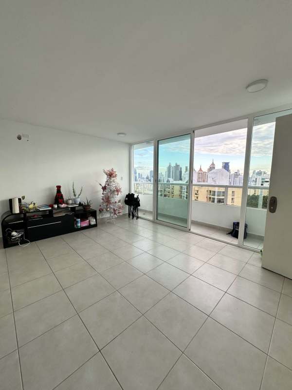 Modern 2BR Apartment with Balcony at PH El Mare 700 Edison Park