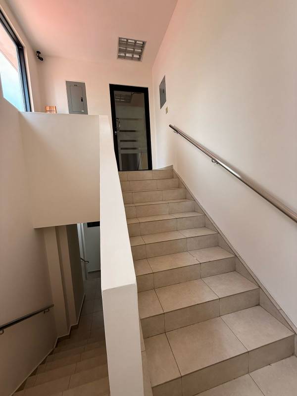 Reception lobby with tiled floors in El Carmen Panama commercial property for sale